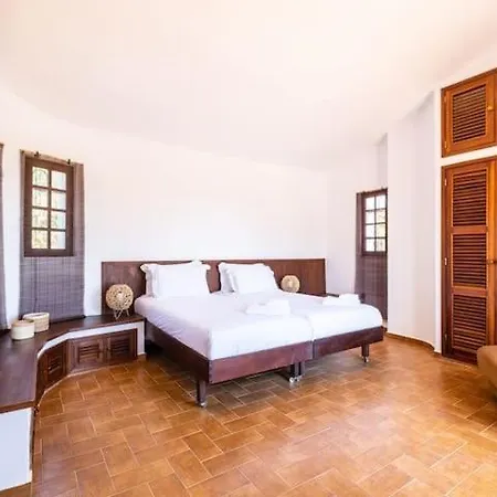 Flores - Close To The Amendoeira Golf 度假居